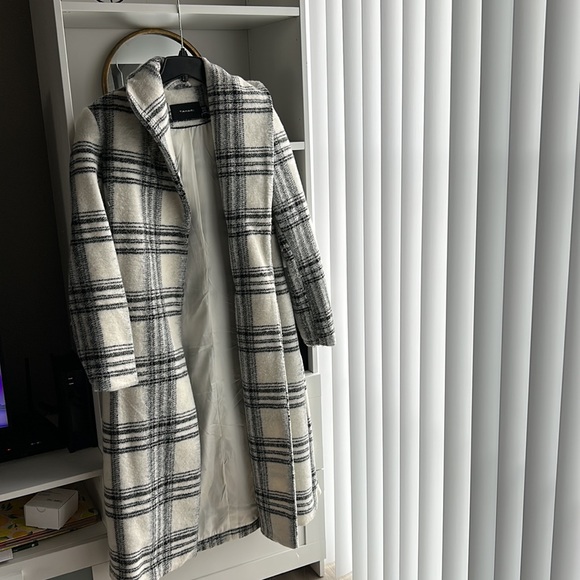 Tahari Ava Coat - Picture 2 of 4